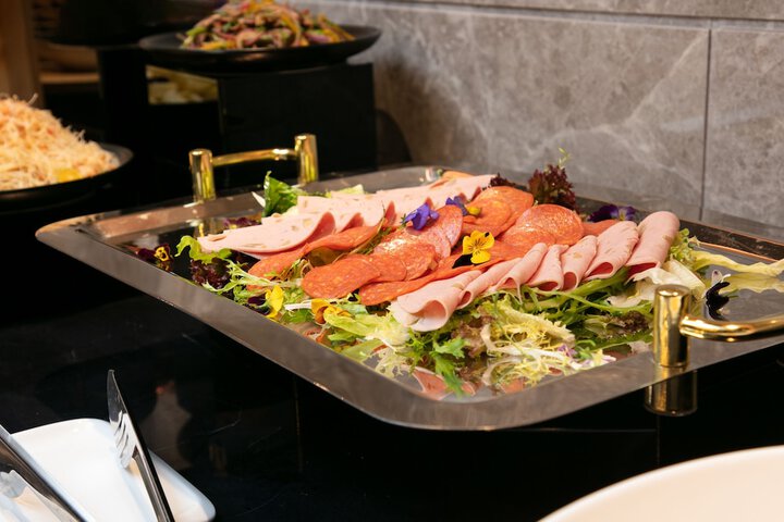 Dining 36 of 42