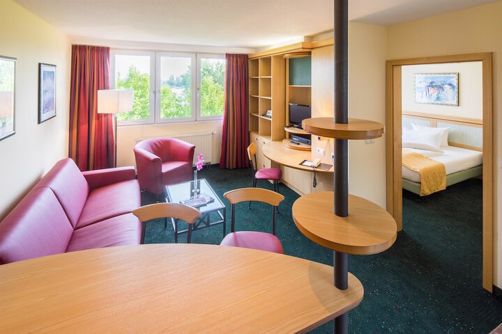 Room 11 of 41
