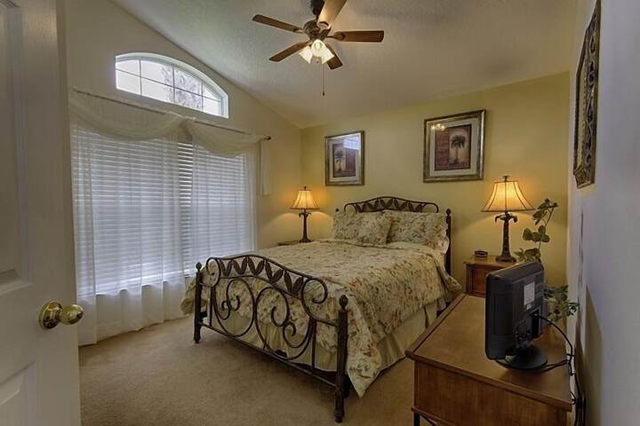 Room 8 of 24