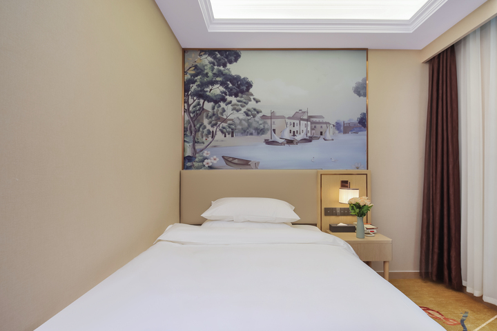 VIENNA CLASSIC HOTEL (Qingdao Olympic Fan Center Wusi Plaza Store)