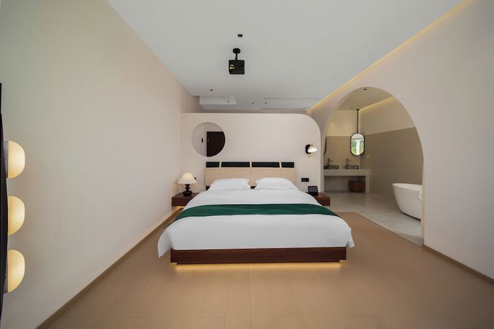 Room 45 of 113