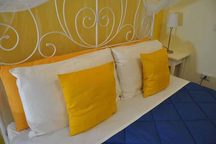 Room 9 of 40