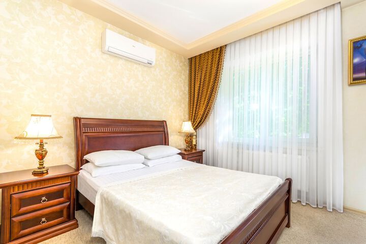 Room 8 of 25