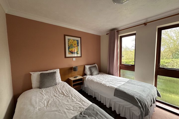 Room 4 of 18