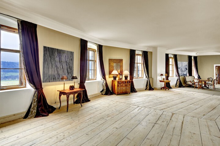Ballroom/Hall 6 of 11