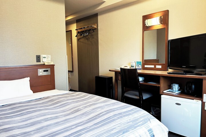 Room 6 of 27