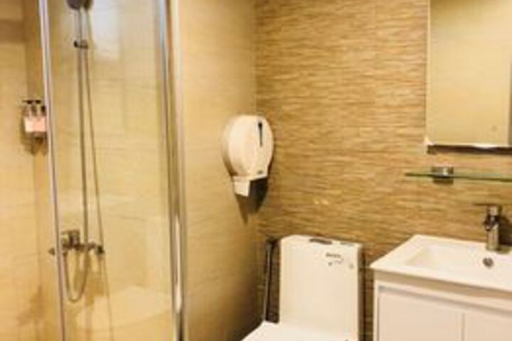 Room 2 of 48