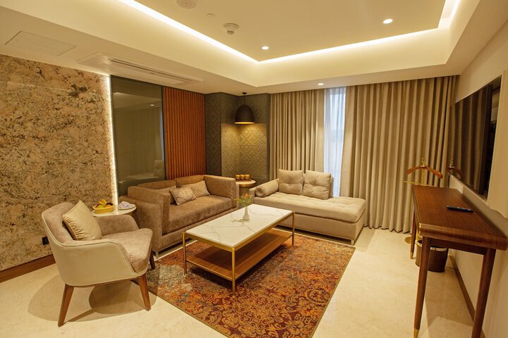 Room 33 of 111