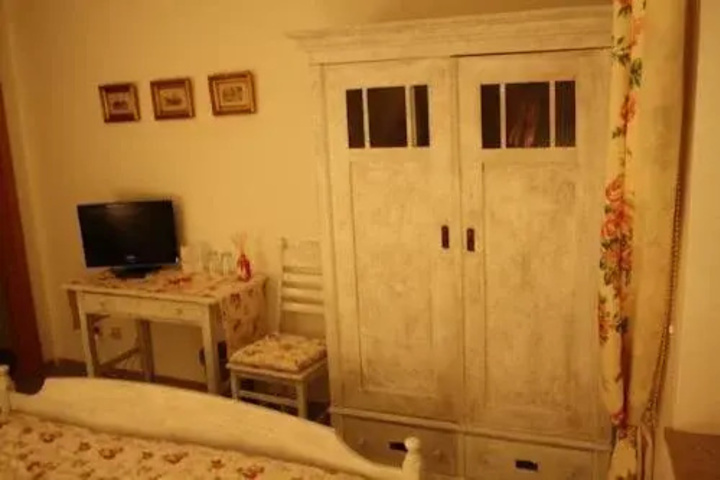 Room 18 of 21