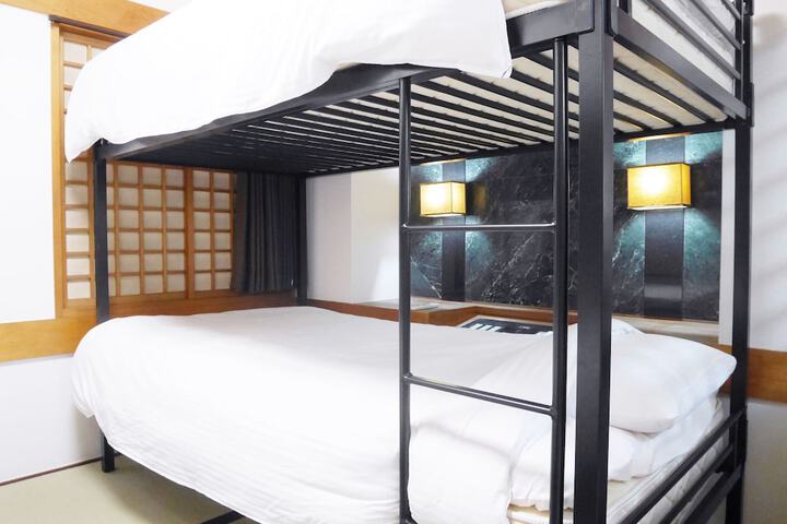 Room 17 of 62
