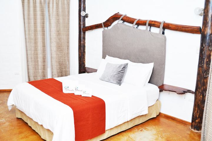 Room 4 of 37