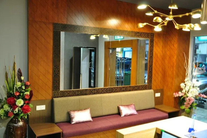 Room 6 of 28