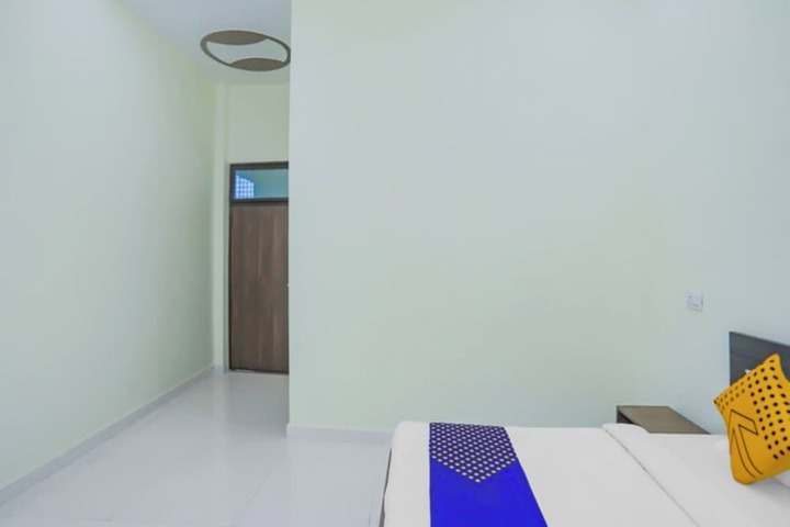 Room 3 of 18