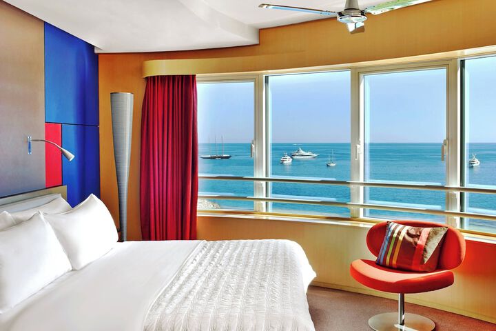 Room 21 of 212