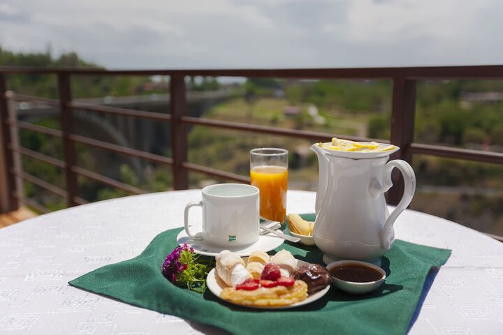 Breakfast/Coffee Service 42 of 60