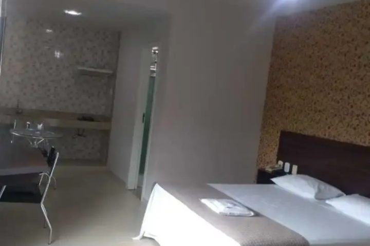 Room 3 of 8