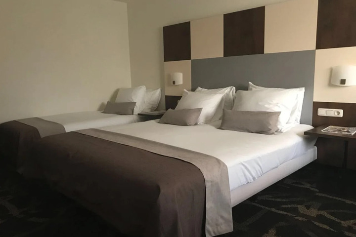 Hotel Suite Photo