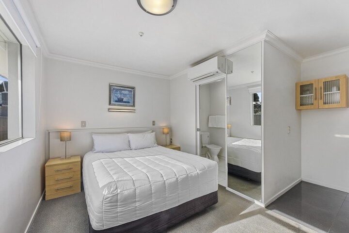 Room 46 of 122