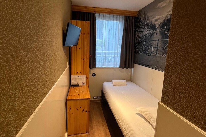 Room 36 of 125