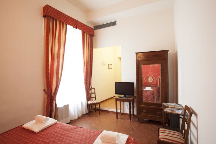 Room 9 of 41