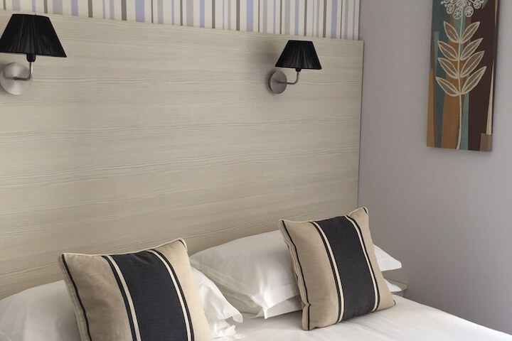 Room 14 of 83