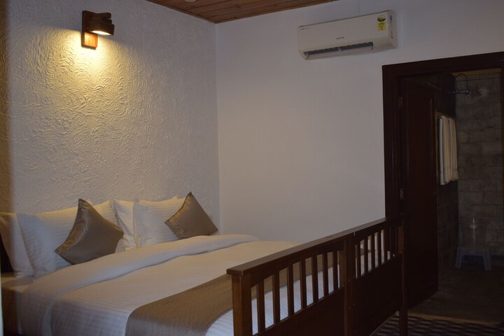 Room 20 of 96