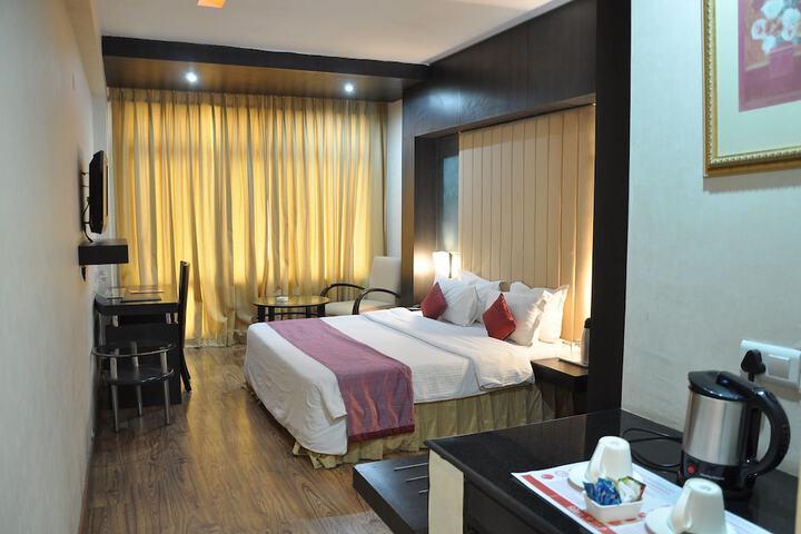 Room 3 of 6