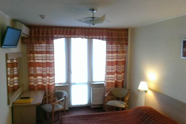 Room 20 of 64