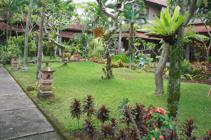 Hotel Exterior 58 of 75