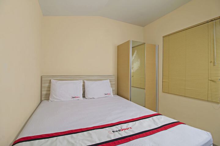 Room 8 of 20