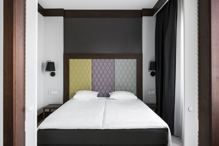 Room 19 of 137
