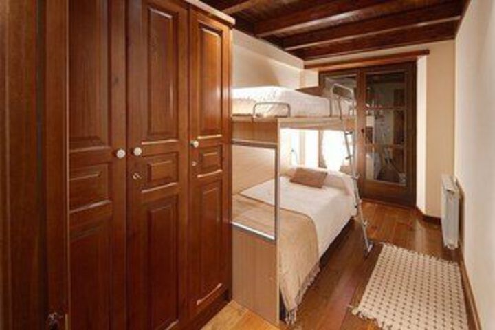 Room 11 of 27