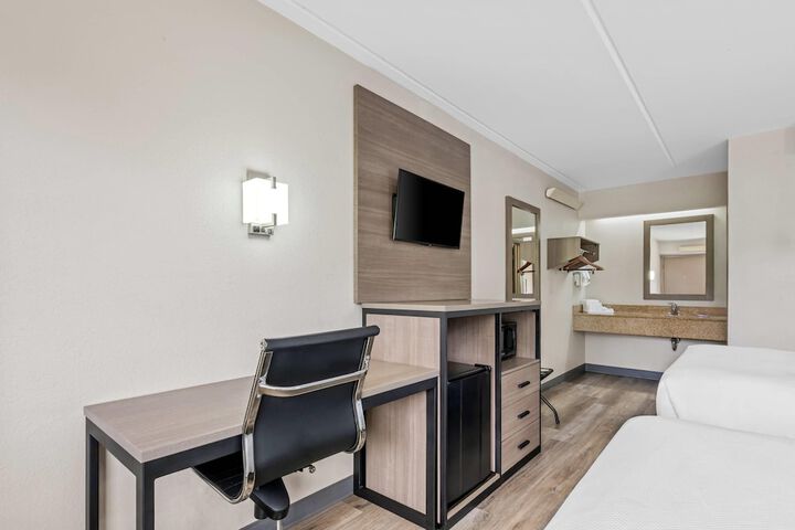 Room 7 of 40