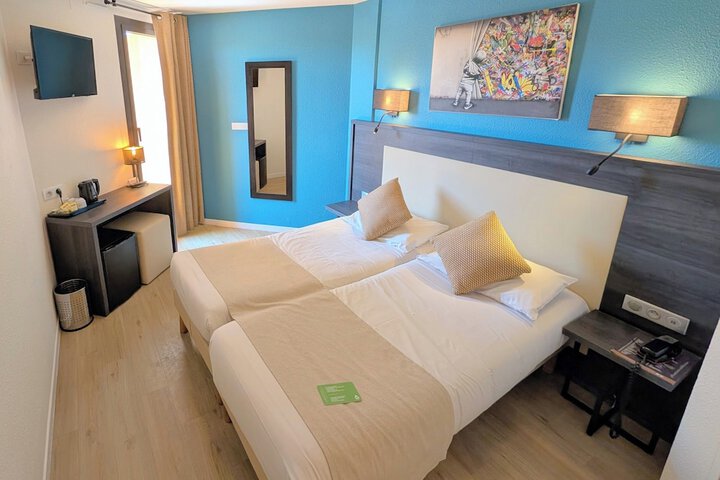 Room 17 of 92