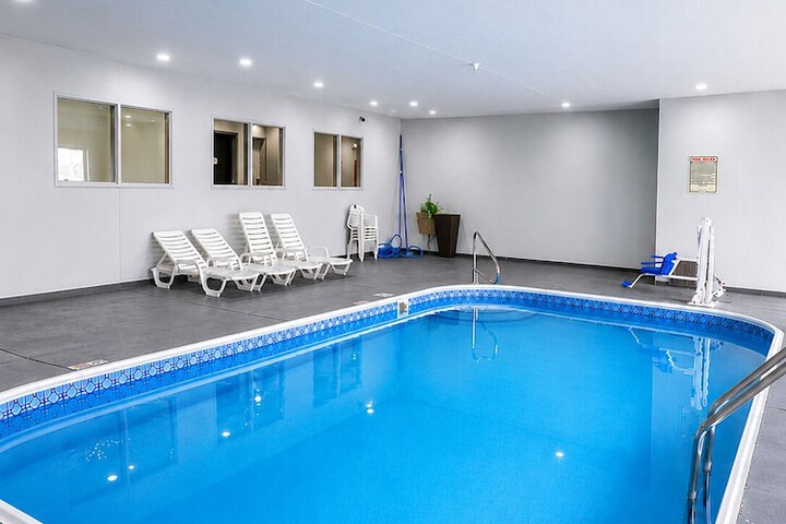 Pool image of Sleep Inn & Suites Peoria North
