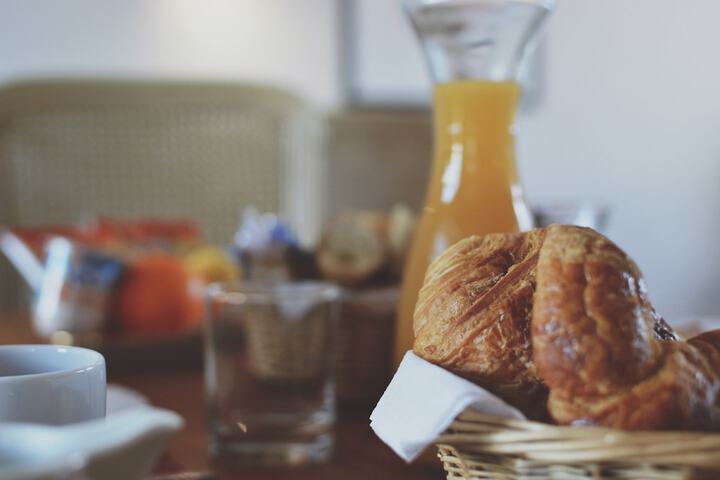 Breakfast/Coffee Service 25 of 61