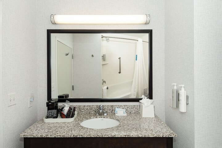 Room 73 of 99