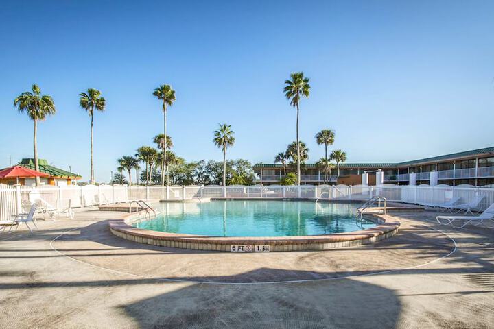 Pool 38 of 46