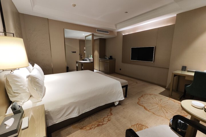 Room 20 of 100
