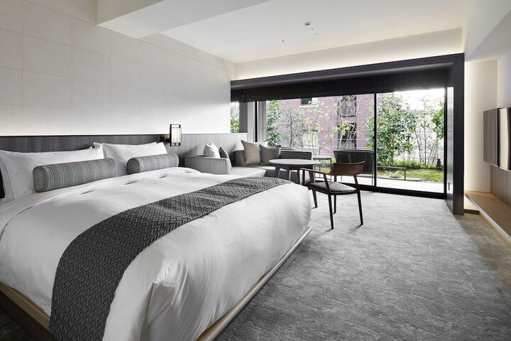 Room 32 of 156