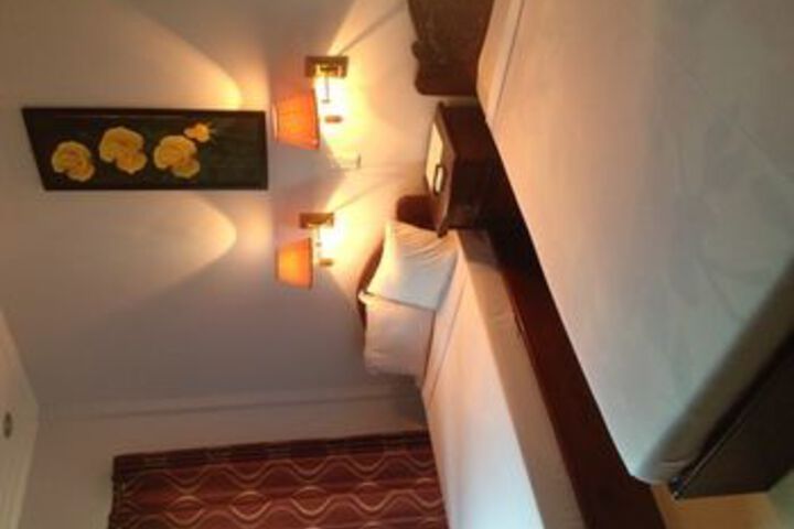 Room 28 of 66