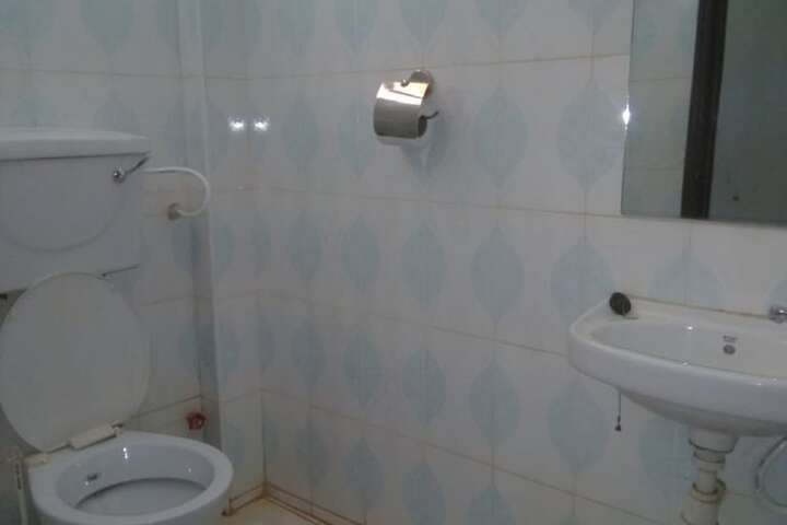 Room 5 of 17