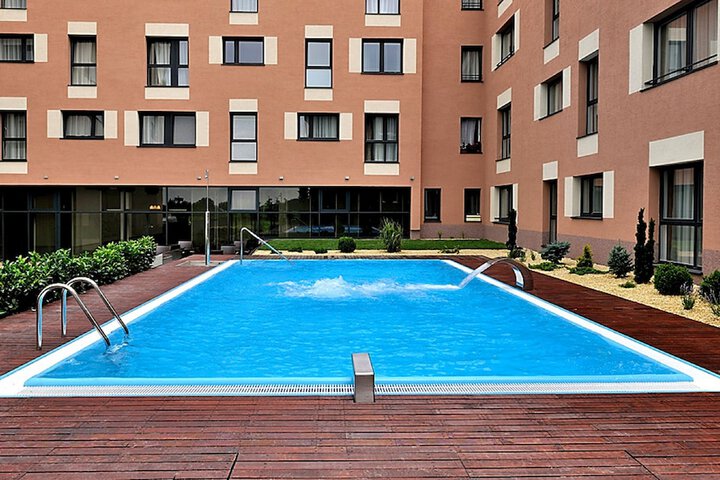 Hotel Pool