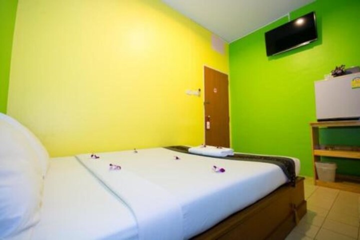 Room 4 of 30