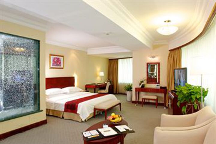 Room 14 of 36