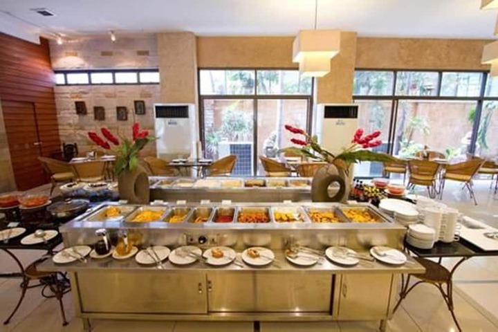 Breakfast/Coffee Service 96 of 111