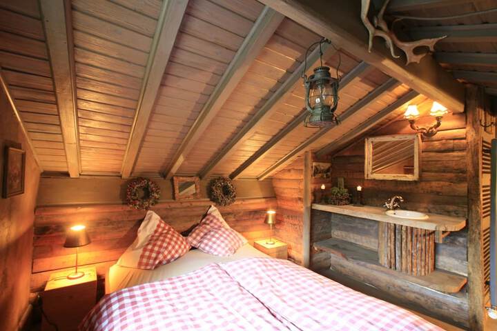 Room 4 of 21