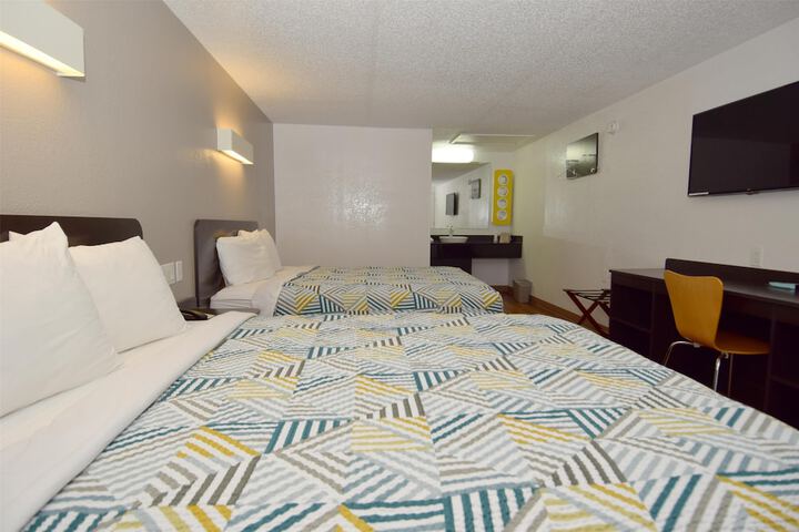 Room 10 of 26