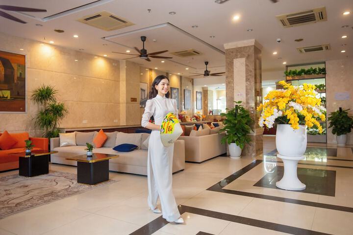 Hotel Interior 8 of 150