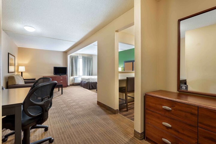 1 Double Bed Hearing Accessible Kitchen (3 of 5)